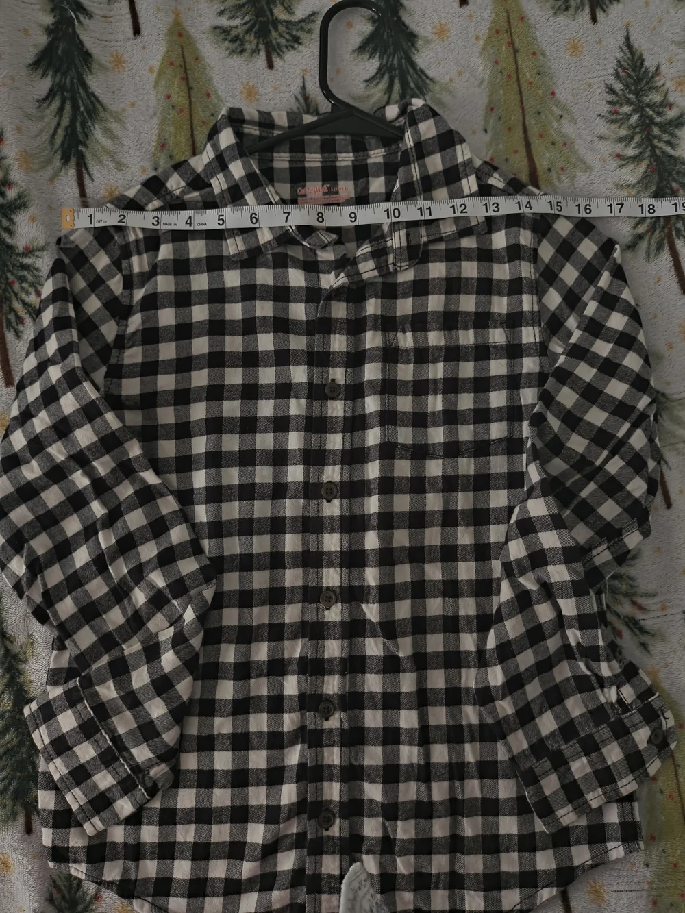 Size L (10 y 12)Cat & Jack Black and White Plaid Button Shirt